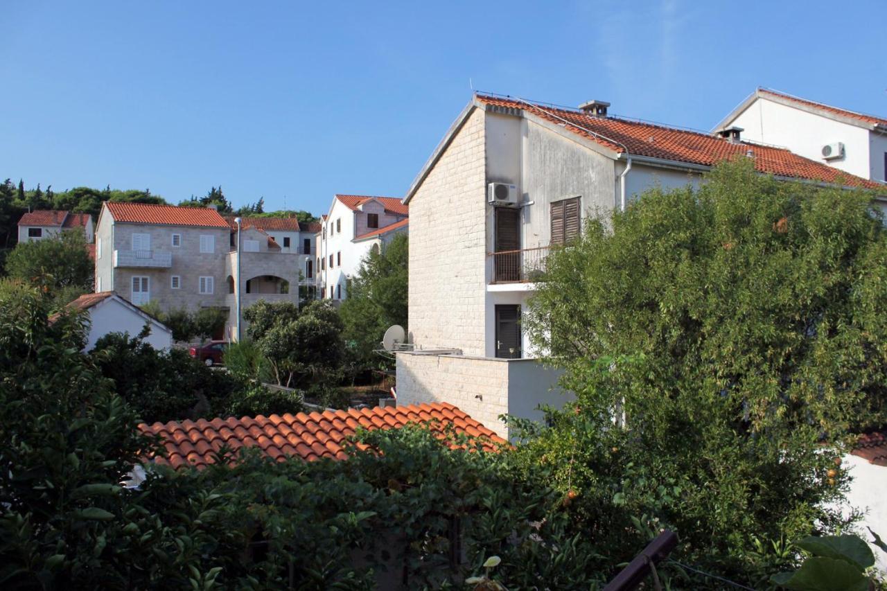 Apartments And Rooms With Parking Space Supetar, Brac - 5658 Exterior photo