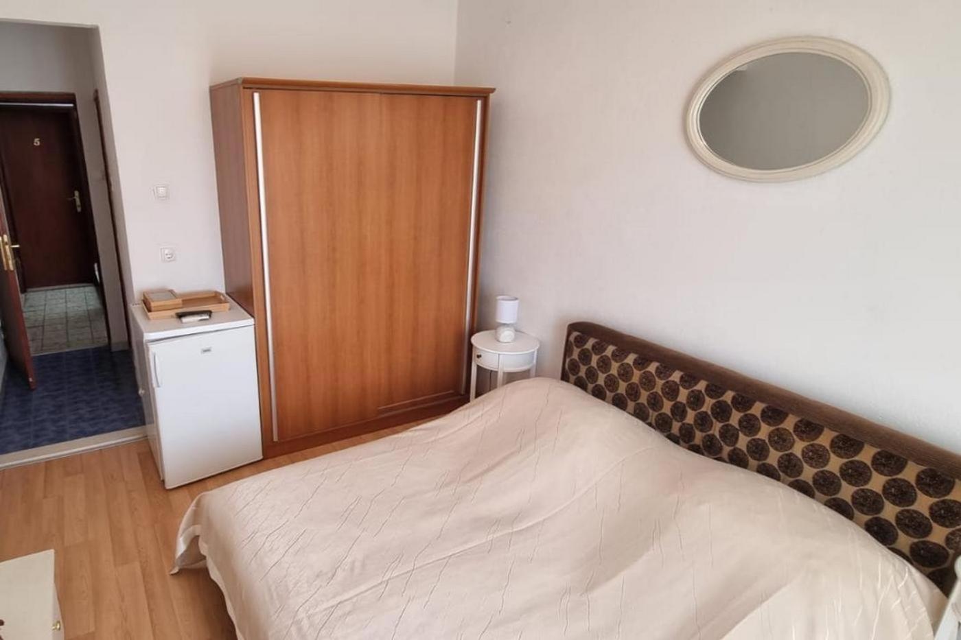 Apartments And Rooms With Parking Space Supetar, Brac - 5658 Room photo
